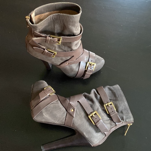 Michael Kors Tantum Platform Ankle Boots - Picture 13 of 13